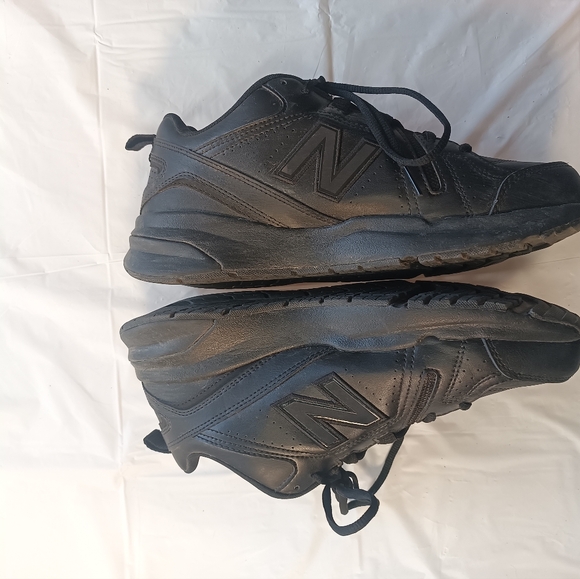 New Balance Black Tennis Shoes - Picture 2 of 5